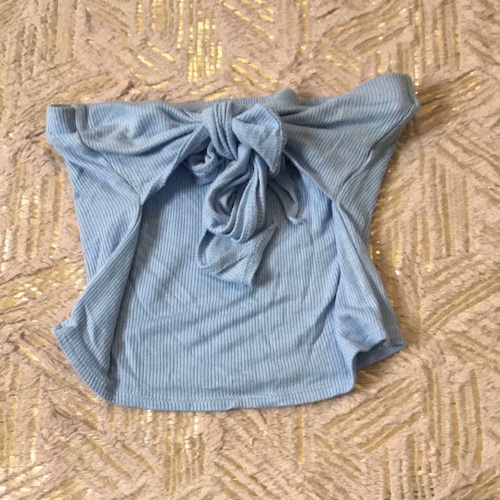 Blue cropped, tupe top
